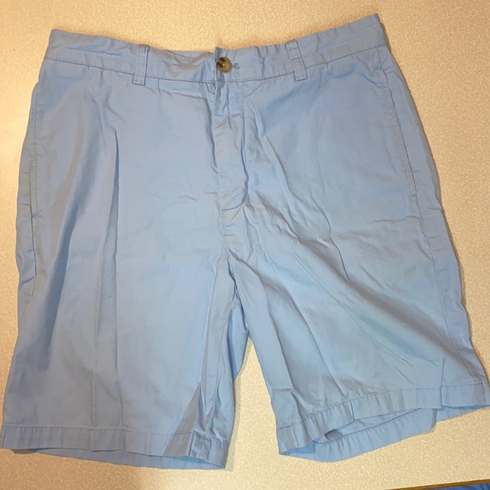 Vineyard Vines sz 32 light blue men’s shorts